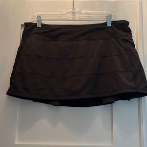 Black Lululemon tennis skirt!